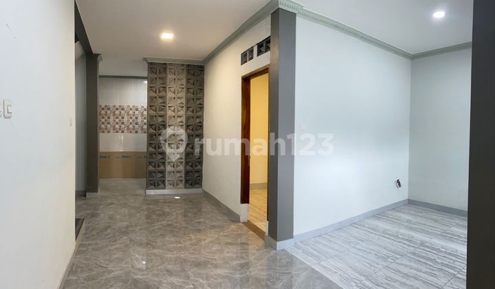Rumah Bagus baru renov Unfurnished SHM di Jln Jupiter, Bandung 2