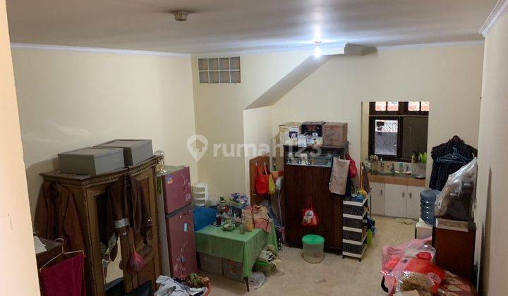 Rumah 2 Lantai di kompleks perumahan dalam kota 2