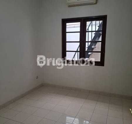 For Rent: Nice House, Ready to Occupy, Strategic Location Near Toll Road, Hospital, Mall, Schools in Dikotawisata-Cibubur. 2