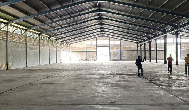 FOR RENT: GOOD WAREHOUSE, READY TO USE AND STRATEGICALLY LOCATED IN NAROGONG-BEKASI