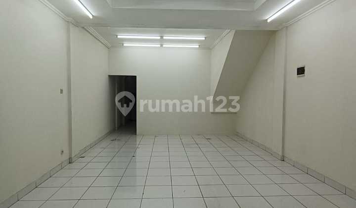 Disewa Murah Ruko Bagus, Siap Pakai dan Strategis di Kotawisata-Cibubur Disewa Murah Ruko Bagus, Siap Pakai dan Strategis di Kotawisata-Cibubur