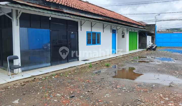 Cheap Warehouse Rental, Good, Strategic, Ready to Use in Gunung Putri.