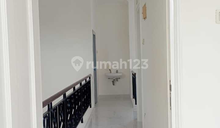 RUMAH BAGUS,BARU DIRENOVASI DEKAT TOL,MALL DIKOTAWISATA-CIBUBUR 2