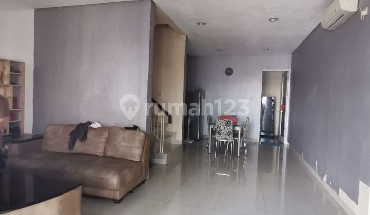 D sells Golf Lake house 2