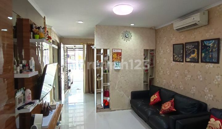 For sale Green Court house