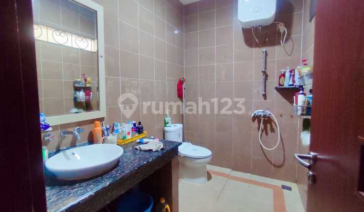 D Jual Rumah Manyar Pik 2