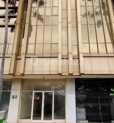 For Sale: Golf Lake Shop House