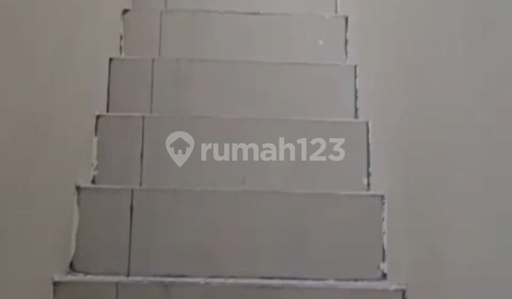 D Jual Rumah Golf Lake 2