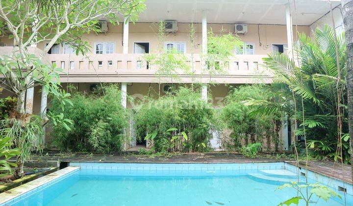 Selling a Guest House with a Swimming Pool with a Hook Position in Jimbaran 1