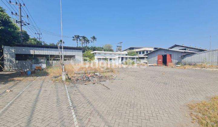 Gudang di Raya Sedati, Gedangan