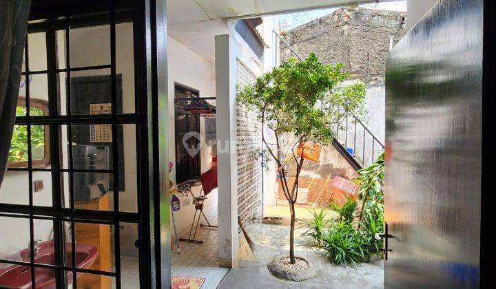 Rumah 2 Lantai, Luas Tanah diatas 220m2 di Dwiwarna Mangga Besar Jak Pus 7