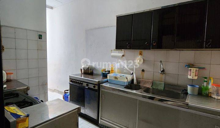 Rumah 2 Lantai, Luas Tanah diatas 220m2 di Dwiwarna Mangga Besar Jak Pus 8