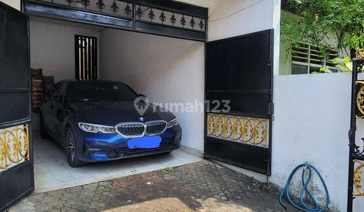 Rumah 2 Lantai, Luas Tanah diatas 220m2 di Dwiwarna Mangga Besar Jak Pus 18