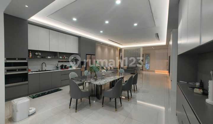Rumah Mewah 3Lt, Full Furnished, Rapih, Mewah @Golf Island Jakut