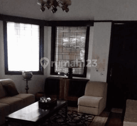 Rumah Mainroad Strategis di Area Bisnis Fashion dan Kuliner  4