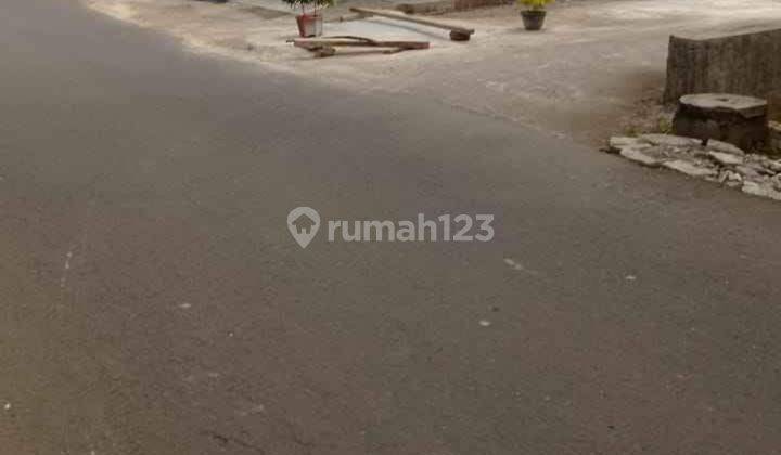 Rumah di Jalan godean ngapak km 14 2 Lantai SHM Timur Baru 2