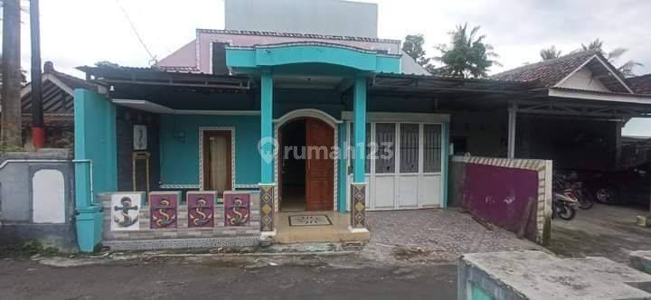 Rumah di Jalan pakem tempel pondokrejo SHM Butuh Renovasi Utara 5