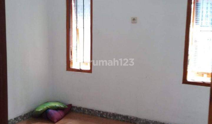 Rumah di Jalan cangkringan SHM Sudah Renovasi Selatan 3
