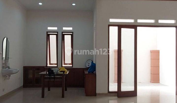 Dijual Rumah Cantik 2 Lantai Shm Di Taman Kopo Indah 3 1