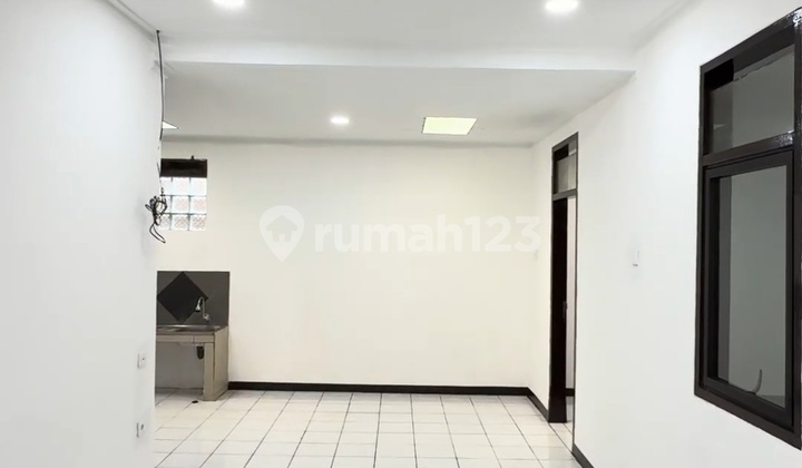 Ready-to-Occupy House in Taman Kopo Indah Bandung