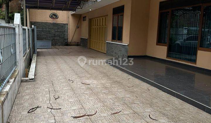 RUMAH BAGUS DI TENGAH KOTA 1