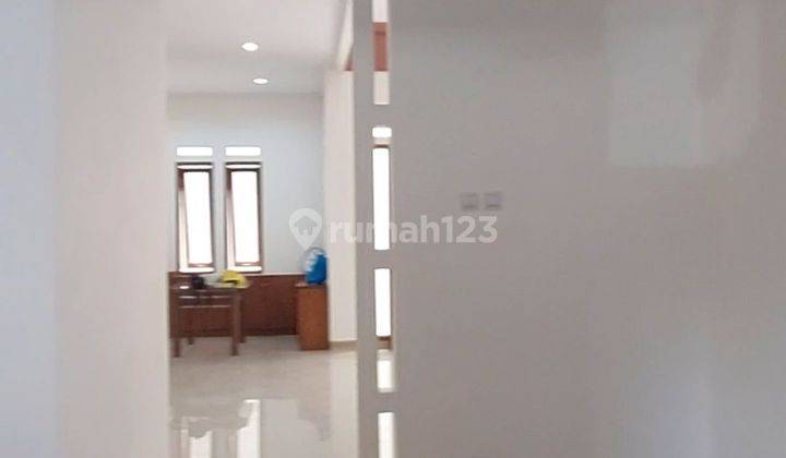 Dijual Rumah Cantik 2 Lantai Shm Di Taman Kopo Indah 3 2