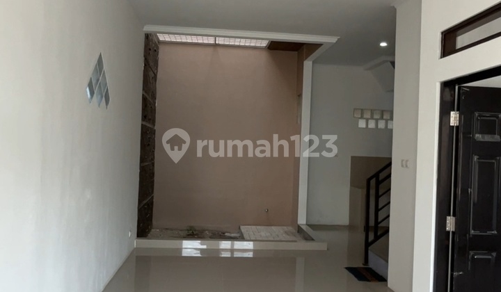 Dijual Rumah Siap Huni Dua Lantai Di Kopo Permai Bandung Rumah Dijual Rumah Siap Huni Dua Lantai Di Kopo Permai Bandung Rumah