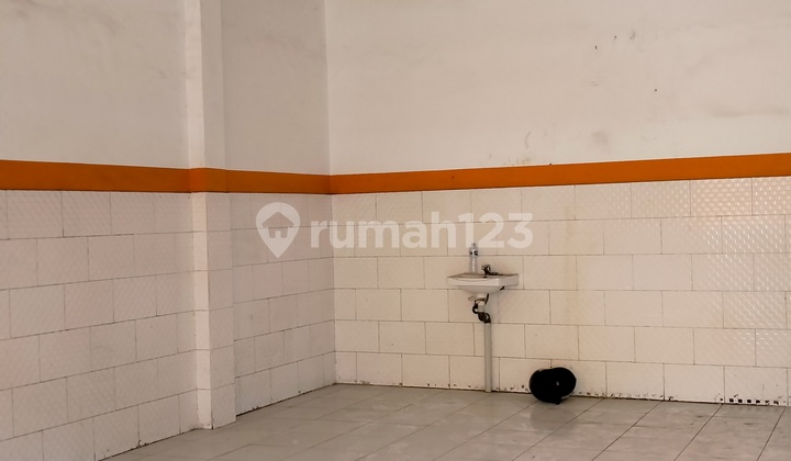 FOR RENT: READY-TO-USE SHOPHOUSE ON KOPO MAIN ROAD, BANDUNG. 2