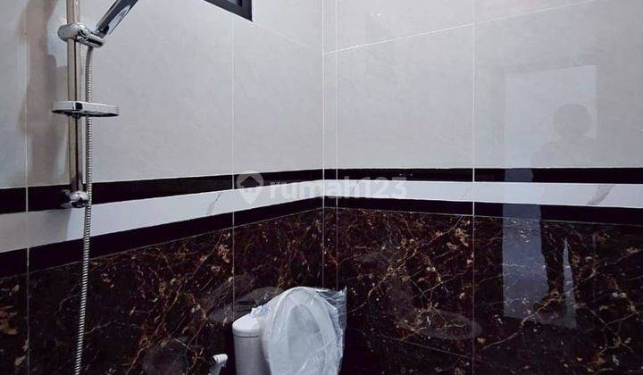 Rumah baru jual cepat nego deal lokasi di tb simatupang 8