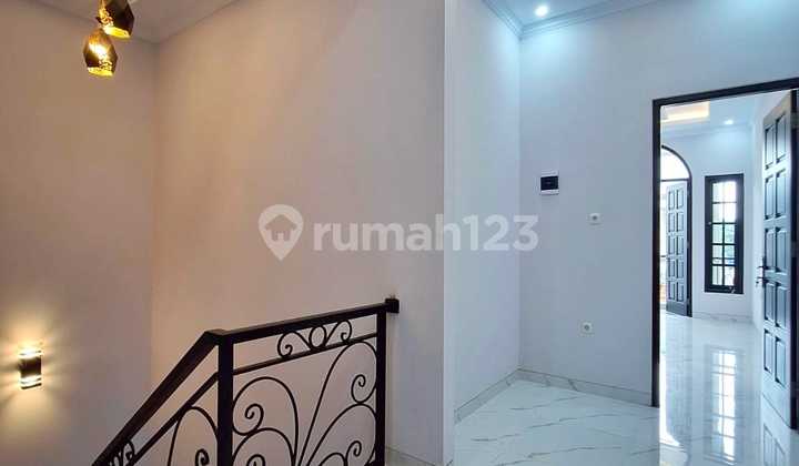 Rumah baru jual cepat nego deal lokasi di tb simatupang 11