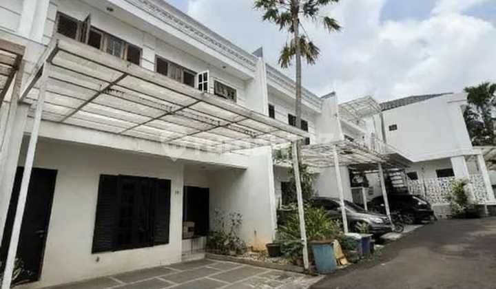 Rumah Bagus Terawat & Siap Huni Private Townhouse One Gate System di Lebak Bulus