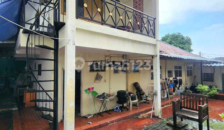 For Sale: Land Area Calculated House in Gandaria, Kebayoran Baru, Strategic Location 2