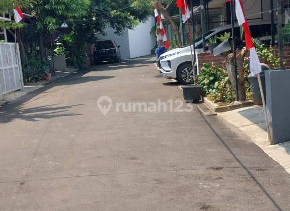 Rumah Bagus di Sektor 9-Bintaro, Tangerang Selatan 2