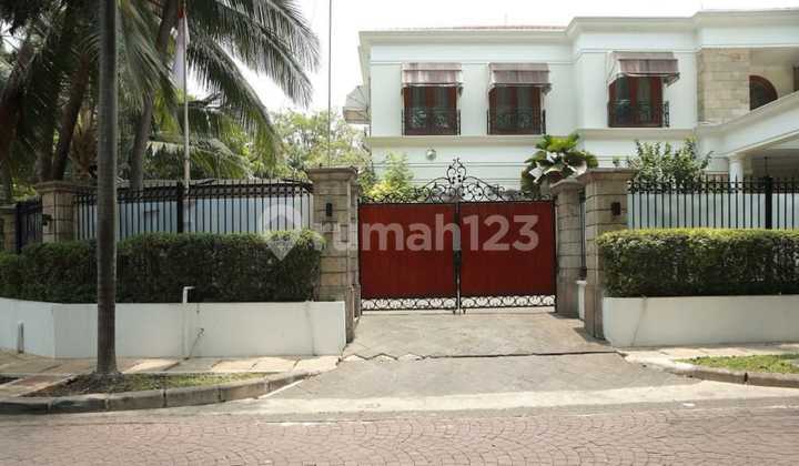 Luxury House in Menteng, Central Jakarta 2