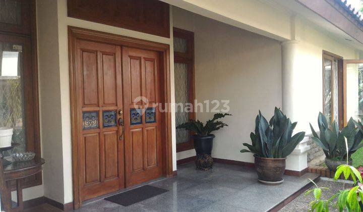 Rumah Bagus Semi Furnished di Bintaro, Tangerang Selatan 2