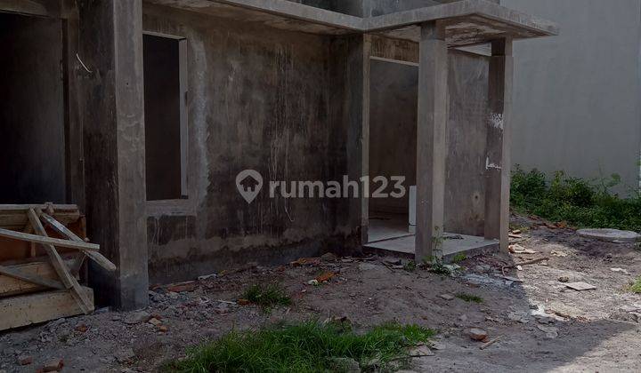 Hunia Model Baru Kokoh dan Modern di Raya Rembang Pasuruan
 8