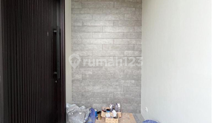 Baru Gress Manyar Tirtoasri Dekat Raya Kertajaya  10