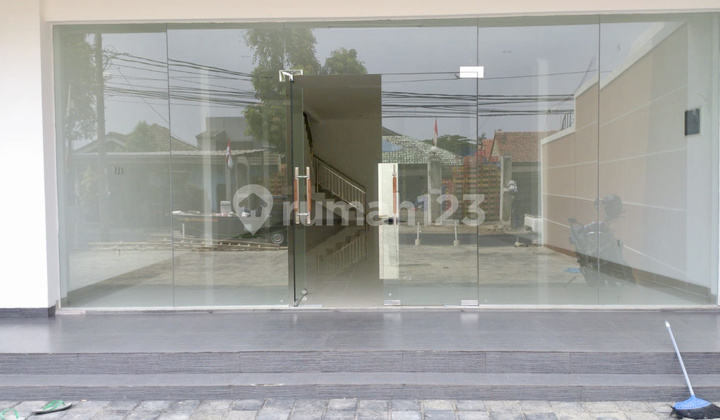 For Sale: Shop House or Office Building in Moch Kahfi, Jagakarsa 2