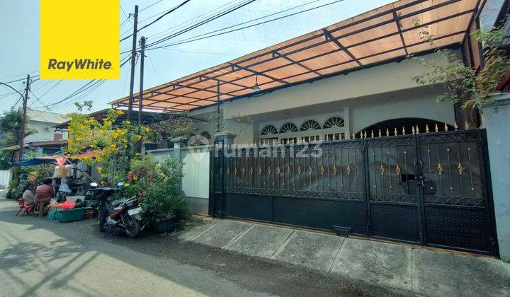 Rumah Besar Dan Bagus di Bambu Duri, Duren Sawit, Jakarta Timur 1