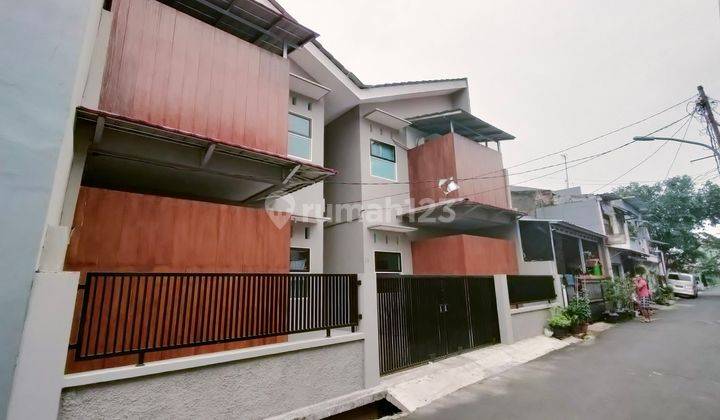 Rumah Kontrakan 8 Pintu Bagus Murah di Jakarta Timur 1