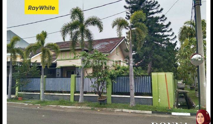 Rumah Hoek Nyaman Siap Huni di Harapan Indah Bekasi 1