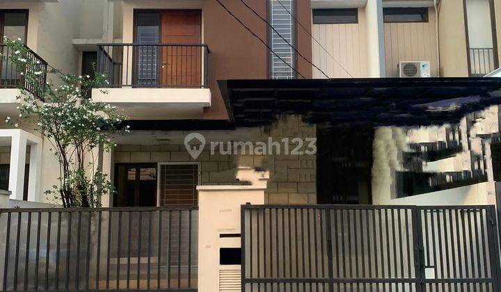 Dijual murah rumah 2 lantai di cluster taman sari kota harapan indah bekasi 1