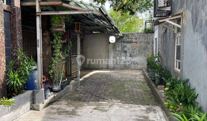 RUMAH GRIYA DADAP RUMAH DI SUDUT JADI PARKIRAN LEGA 2