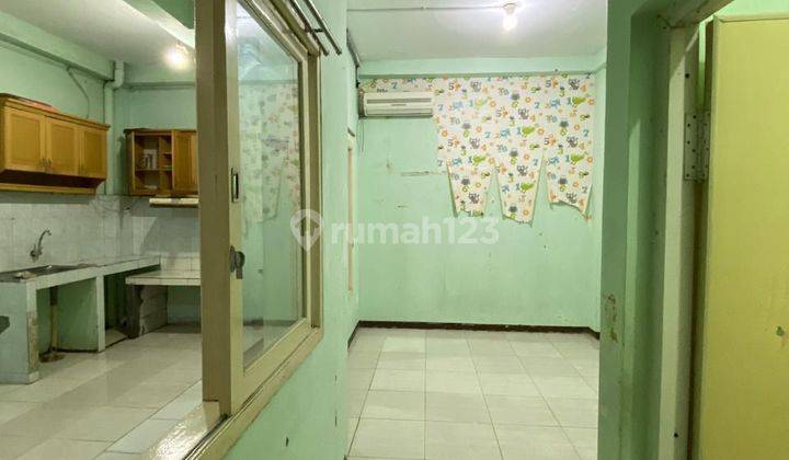 Rumah Disewakan 3 Kamar Tidur Dekat Sekolah Athalia Melati Mas Serpong Tangerang 2