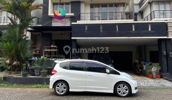 Rumah luas lokasi strategis siap huni dekat mal tsm 1