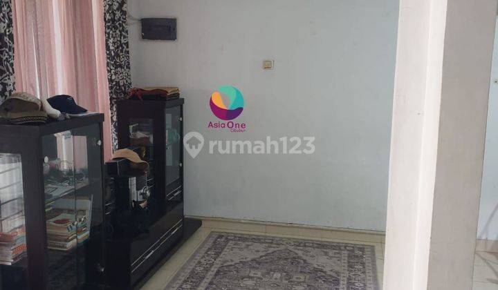 Rumah 2 lantai rapi siap huni dekat mal tsm 2