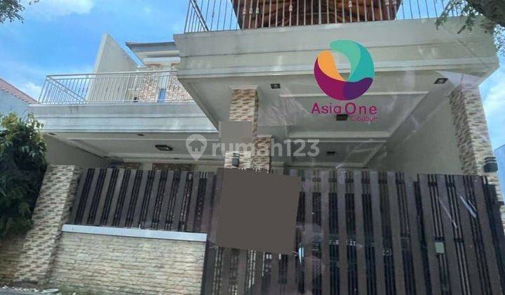 Rumah 2 lantai rapi siap huni lokasi strategis 1