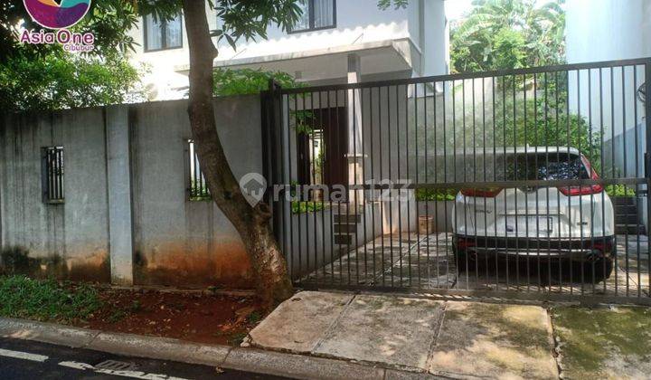 Rumah Sewa 2 Lantai Rapi Siap Huni Posisi Boulevard 1