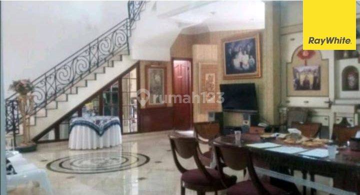 Dijual rumah 2 lantai di Taman Golf Modernland Tangerang 2