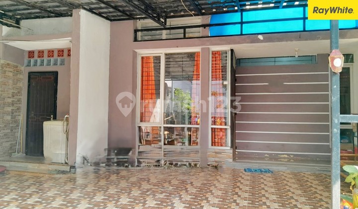 Dijual Rumah Siap Huni Dekat Taman di Cluster Park View Residence